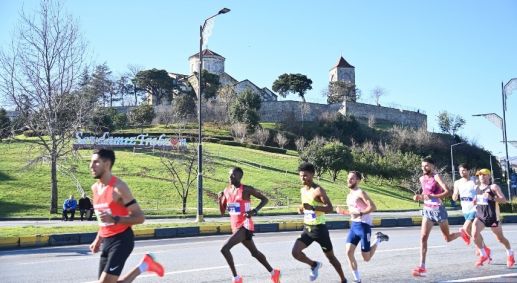 ‘Koş, Dünyaya Nefes Ol’ Mottosuyla Trabzon Yarı Maratonu Gerçekleşti