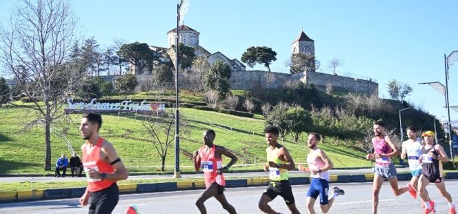 ‘Koş, Dünyaya Nefes Ol’ Mottosuyla Trabzon Yarı Maratonu Gerçekleşti