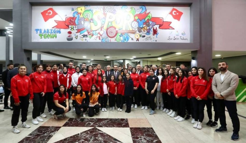 Bakan Kacır, Sporda Performans Ölçüm ve Yetenek Merkezi'ni Ziyaret Etti