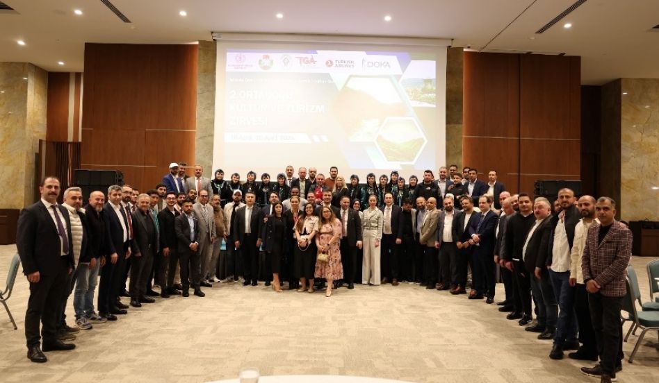 Rize’de 2. Orta Doğu Kültür ve Turizm Zirvesi Gala Programı Gerçekleştirildi