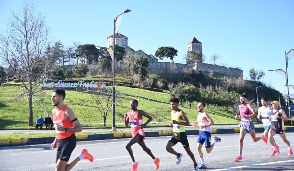 ‘Koş, Dünyaya Nefes Ol’ Mottosuyla Trabzon Yarı Maratonu Gerçekleşti